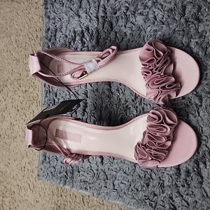 Blush color wrap around heels Size 8
